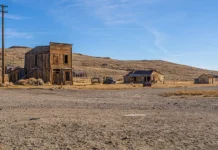 Arizona Ghost Towns Road Trip: 10 Abandoned Towns Worth the Drive (2026) Arizona ghost towns road trip featuring historic towns like Jerome, Oatman, and Vulture City in Arizona