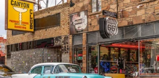 Historic view of Bisbee Arizona showcasing its mining heritage and artistic revival, highlighting key moments in Bisbee AZ history.