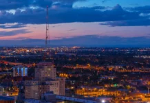 Best Day Trips from Phoenix AZ to Small Towns: 10 Drives Worth Taking Day trips from Phoenix featuring scenic Arizona destinations, desert landscapes, and charming small towns.