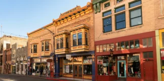 Free things to do in Bisbee AZ, including historic downtown, scenic viewpoints, colorful streets, and public art.
